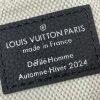 Louis Vuitton ソウル・トランク EW ハンドバッグ M11615のラベル部分。フランス製であることと2024秋冬コレクションの情報が書かれている